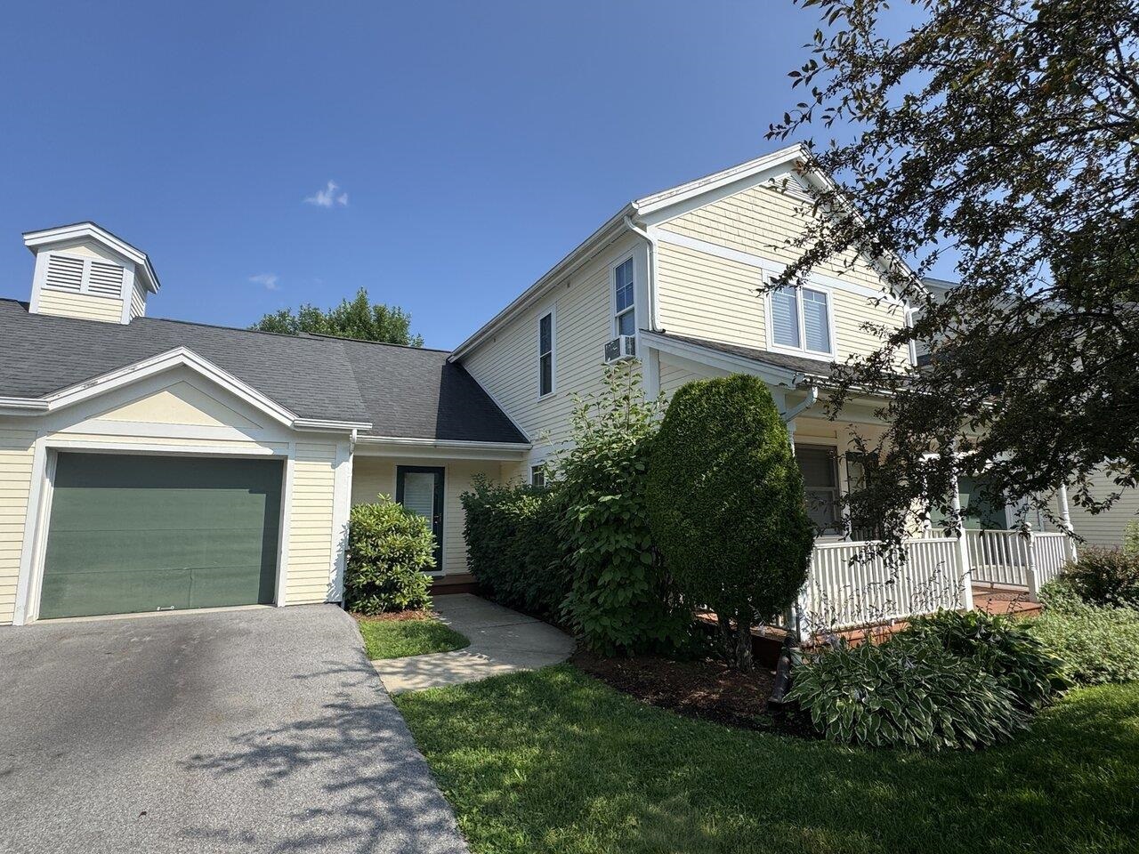 Williston, Vermont, 05495, United States, 2 Bedrooms Bedrooms, ,3 BathroomsBathrooms,Residential,For Sale,1896161