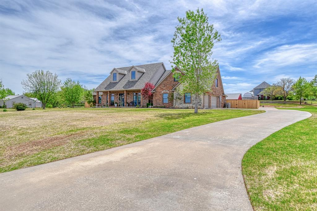 Chickasha, Oklahoma, 73018, United States, 4 Bedrooms Bedrooms, ,5 BathroomsBathrooms,Residential,For Sale,1921713