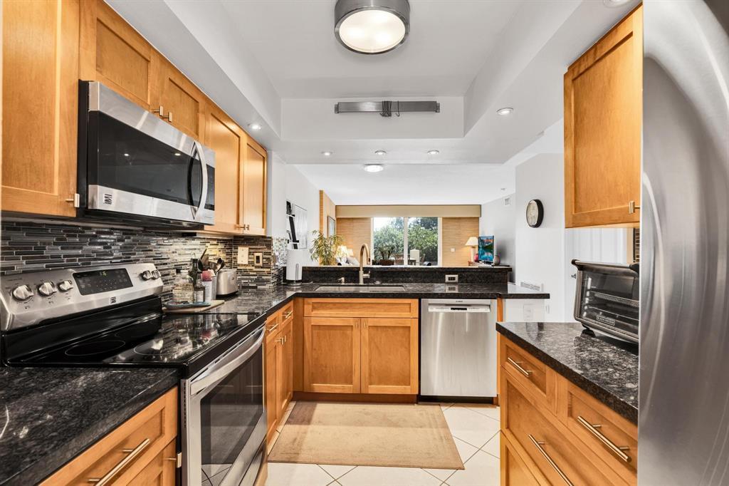 Pompano Beach, Florida, 33062, United States, 2 Bedrooms Bedrooms, ,3 BathroomsBathrooms,Residential,For Sale,2040159