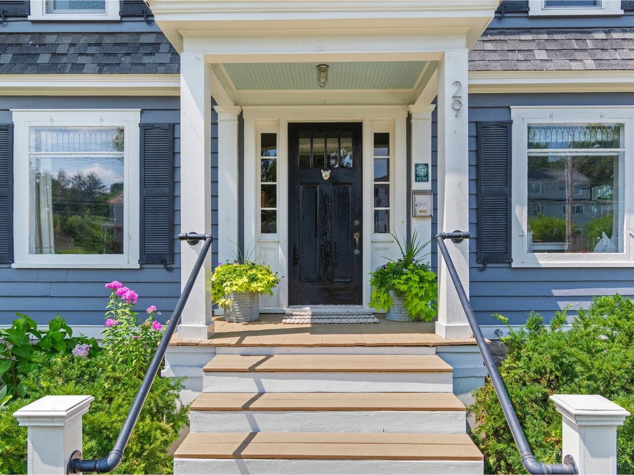 Burlington, Vermont, 05401, United States, 3 Bedrooms Bedrooms, ,2 BathroomsBathrooms,Residential,For Sale,1906339