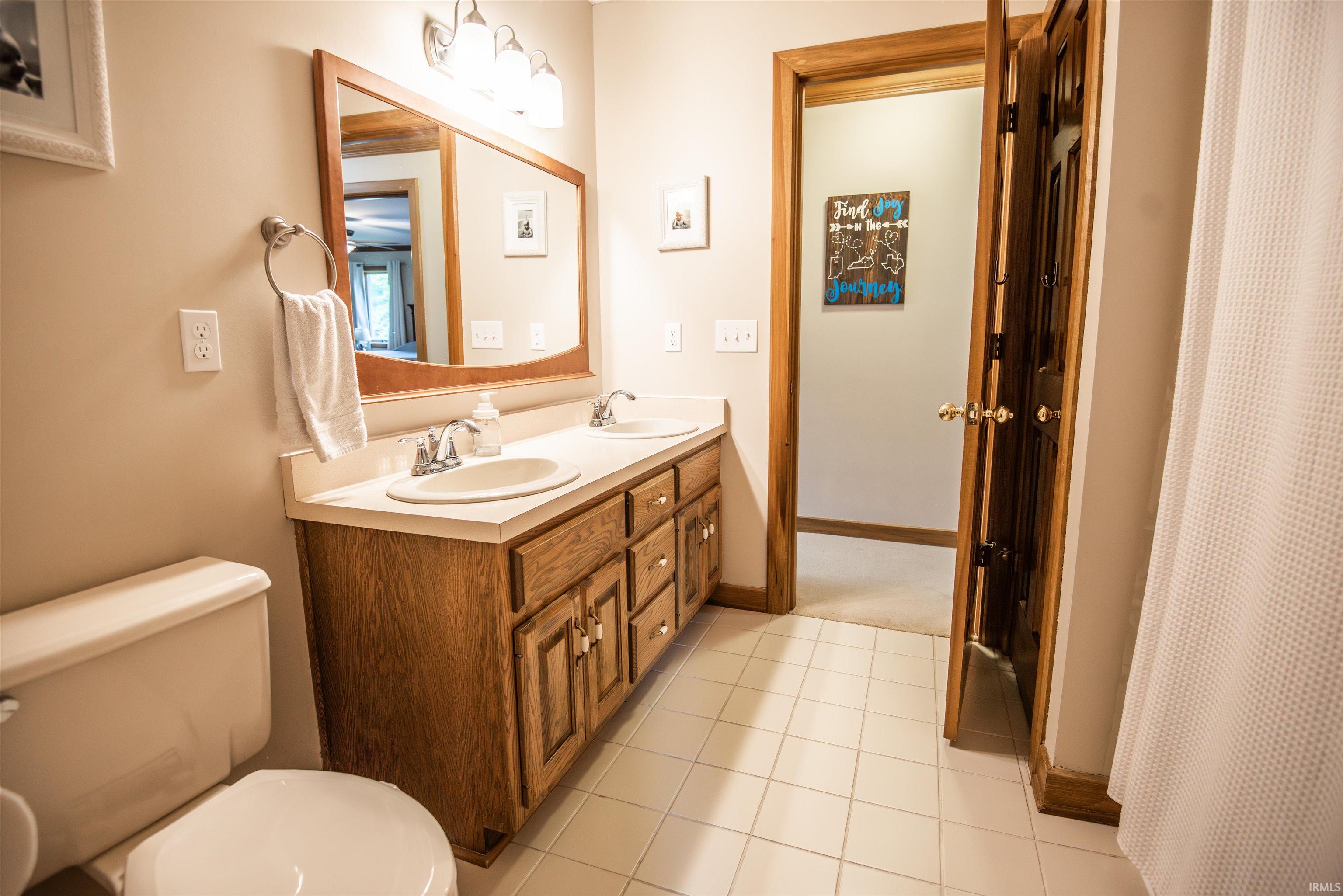 Fort Wayne, Indiana, 46814, United States, 5 Bedrooms Bedrooms, ,4 BathroomsBathrooms,Residential,For Sale,1975635