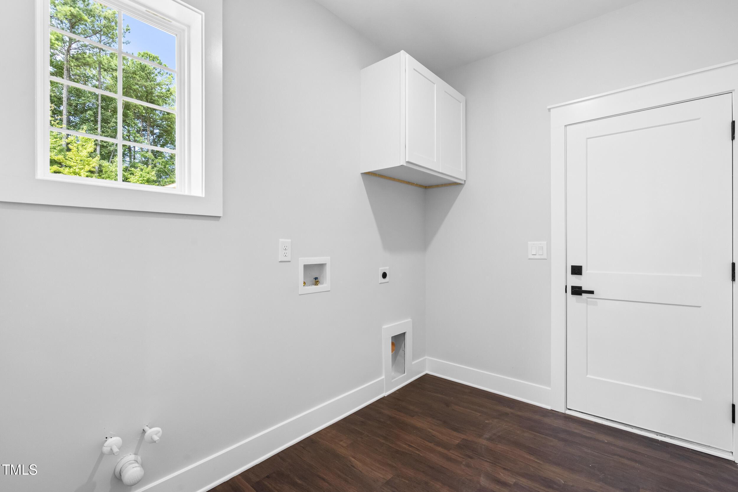 Youngsville, North Carolina, 27596, United States, 5 Bedrooms Bedrooms, ,4 BathroomsBathrooms,Residential,For Sale,1917222