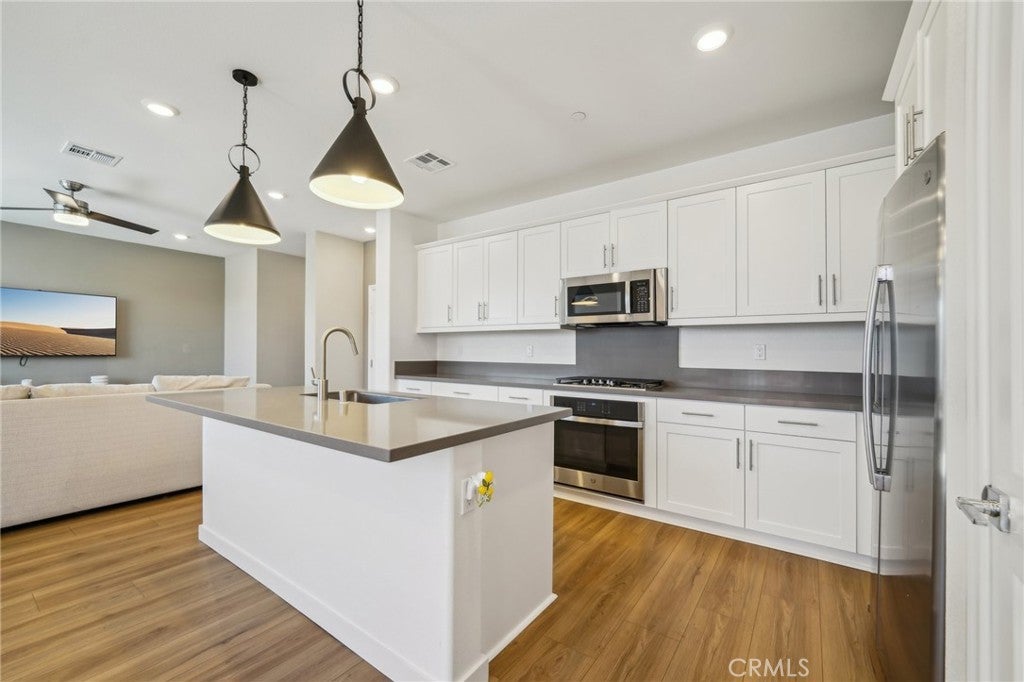 Fontana, California, 92336, United States, 3 Bedrooms Bedrooms, ,3 BathroomsBathrooms,Residential,For Sale,1828389