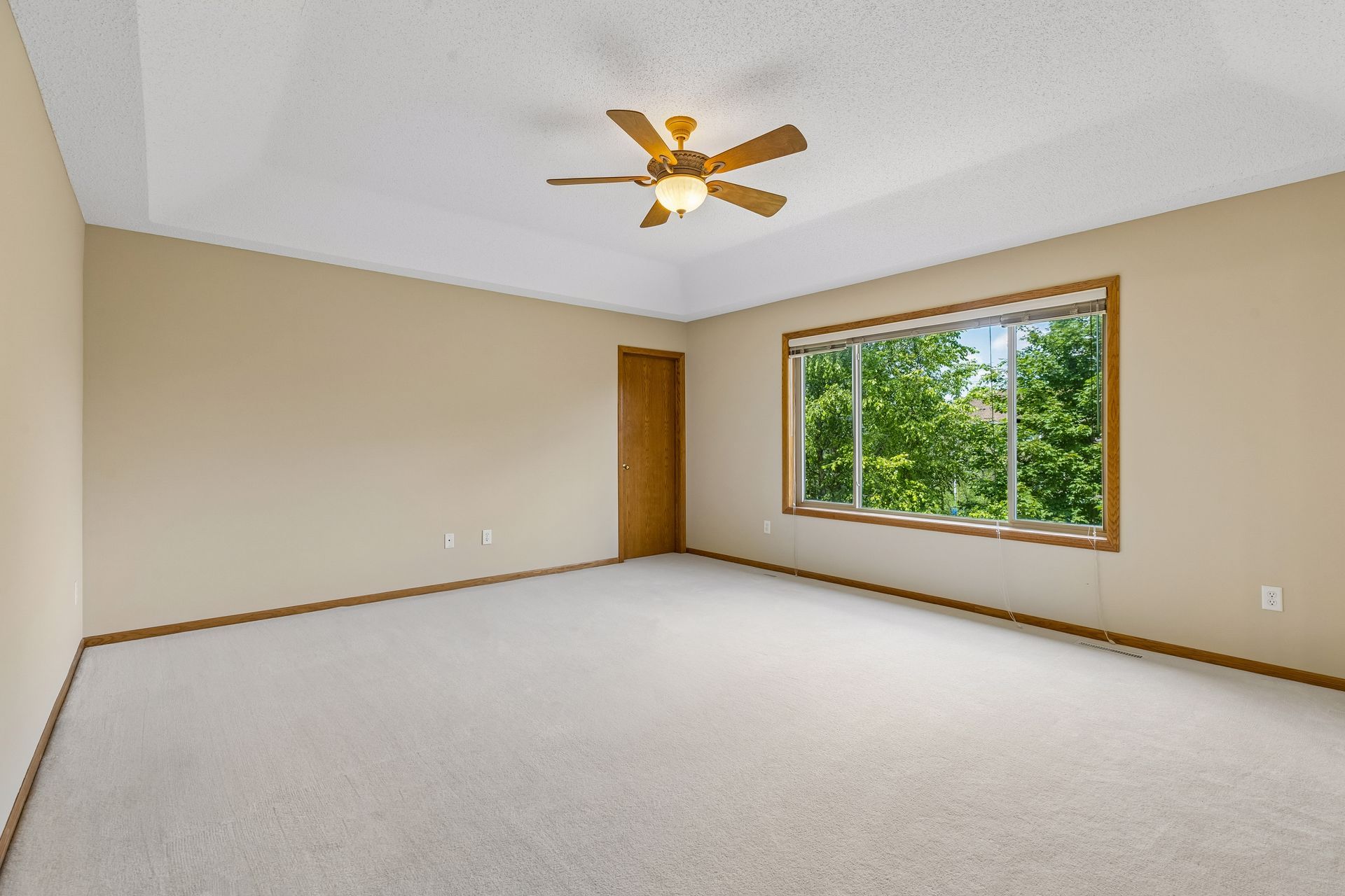  Meticulously Maintained Executive Home Near Parks and Trails - 物件實景