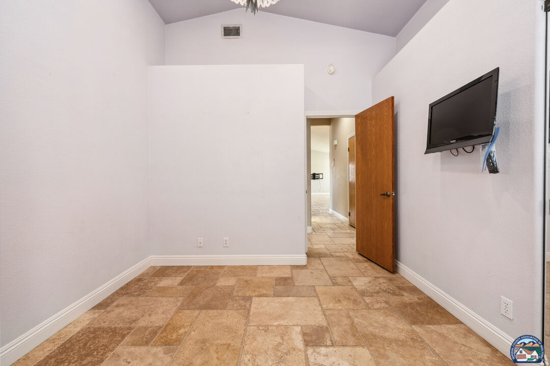 El Centro, California, 92243, United States, 4 Bedrooms Bedrooms, ,3 BathroomsBathrooms,Residential,For Sale,1838686