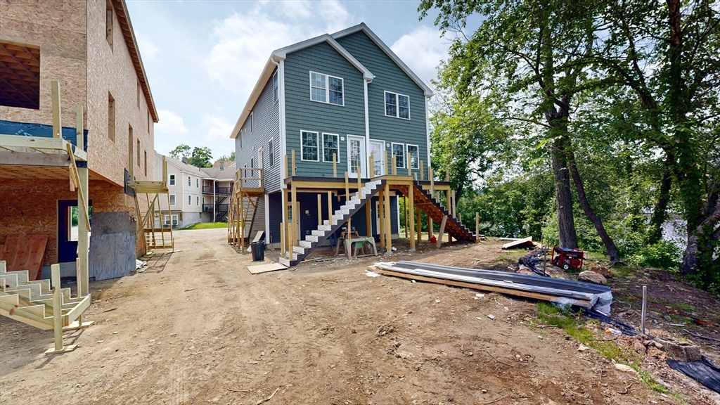 Worcester, Massachusetts, 01606, United States, 2 Bedrooms Bedrooms, ,2 BathroomsBathrooms,Residential,For Sale,1876220