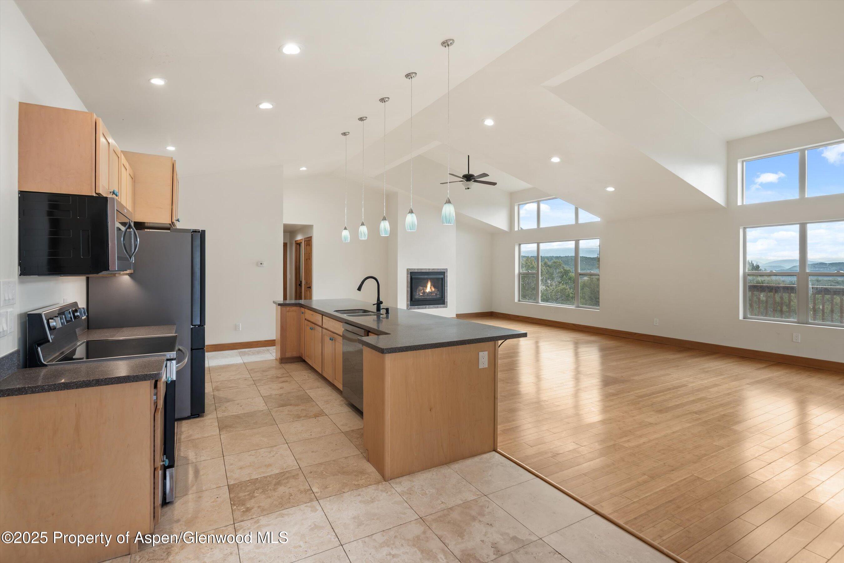 Glenwood Springs, Colorado, 81601, United States, 4 Bedrooms Bedrooms, ,3 BathroomsBathrooms,Residential,For Sale,2000714