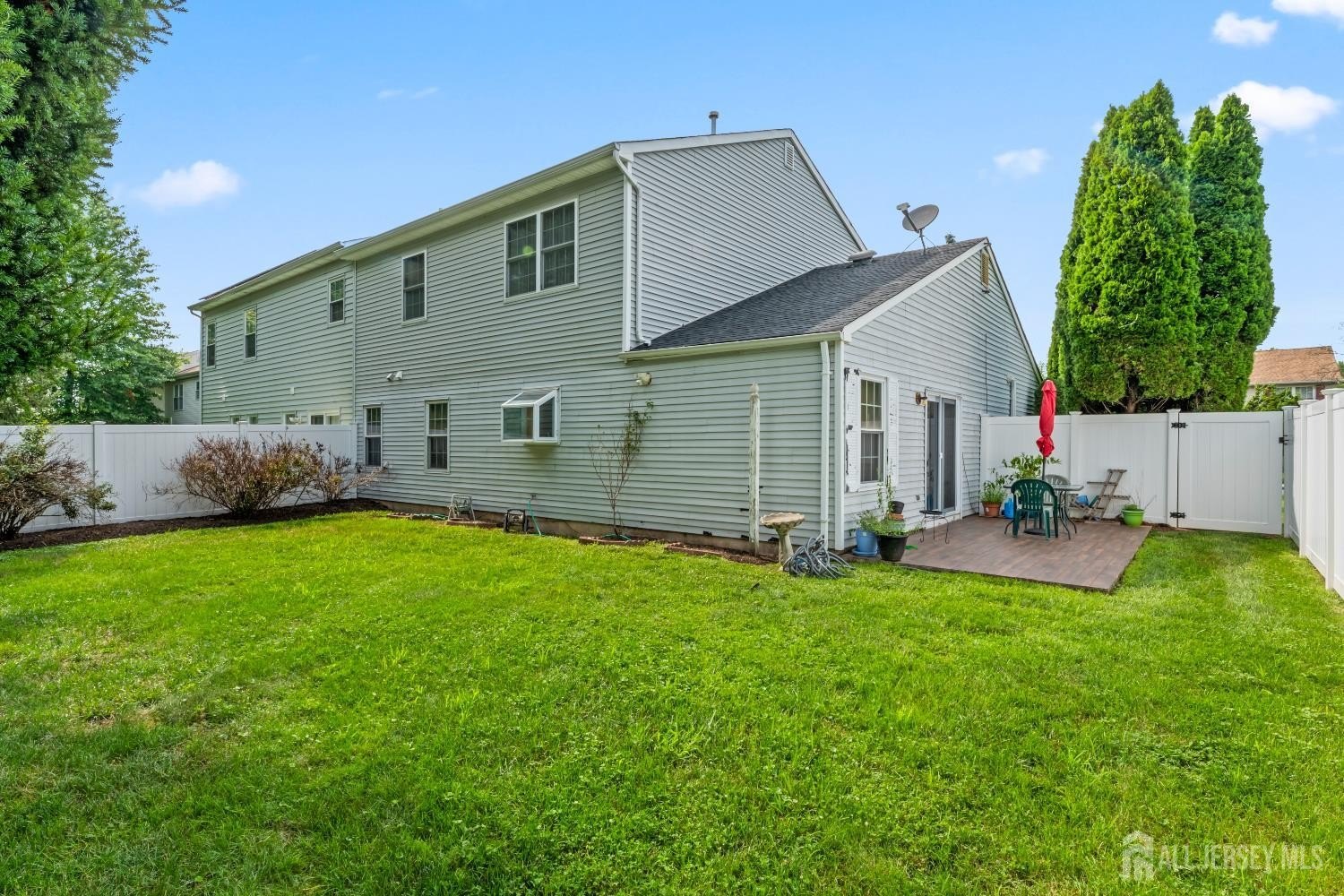 Edison, New Jersey, 08820, United States, 4 Bedrooms Bedrooms, ,2 BathroomsBathrooms,Residential,For Sale,1921725