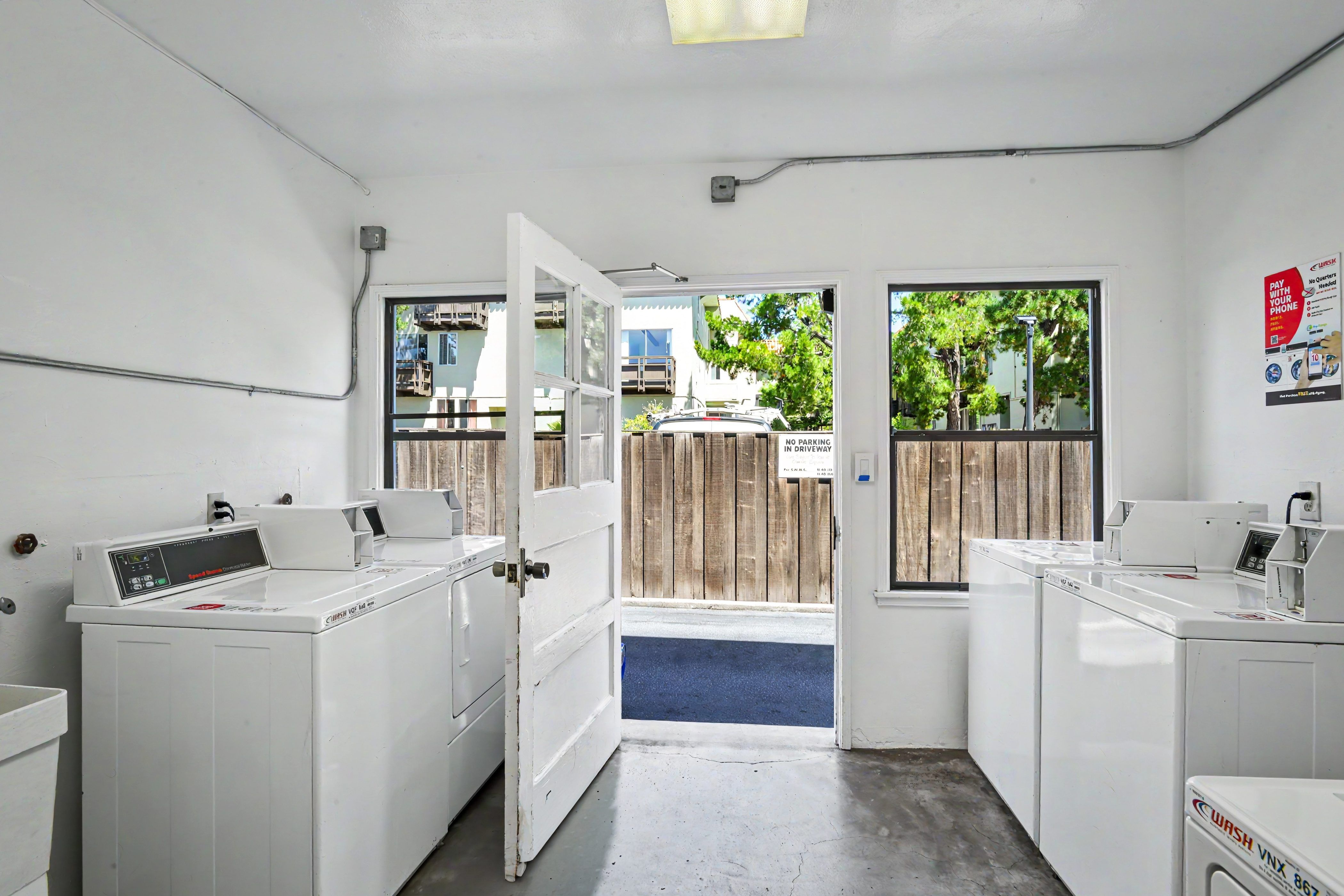 Ground-Level Garden Condo - 物件實景