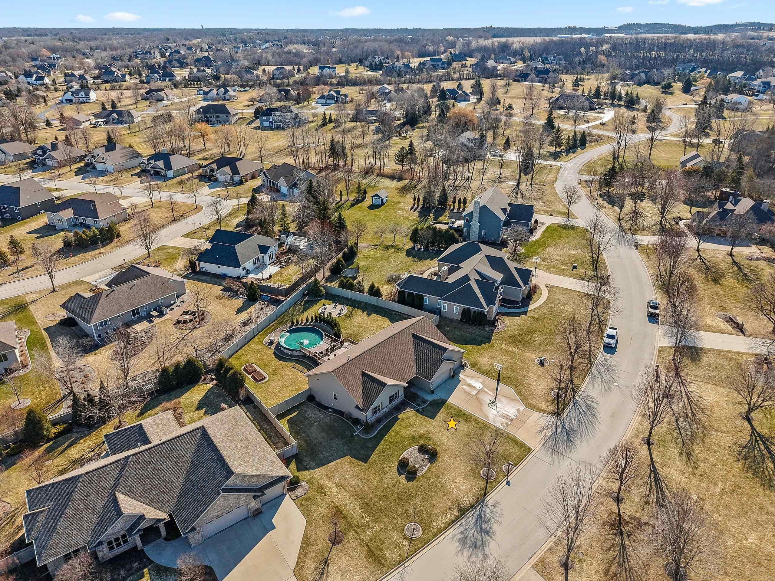 DE PERE, Wisconsin, 54115, United States, 5 Bedrooms Bedrooms, ,4 BathroomsBathrooms,Residential,For Sale,2048678