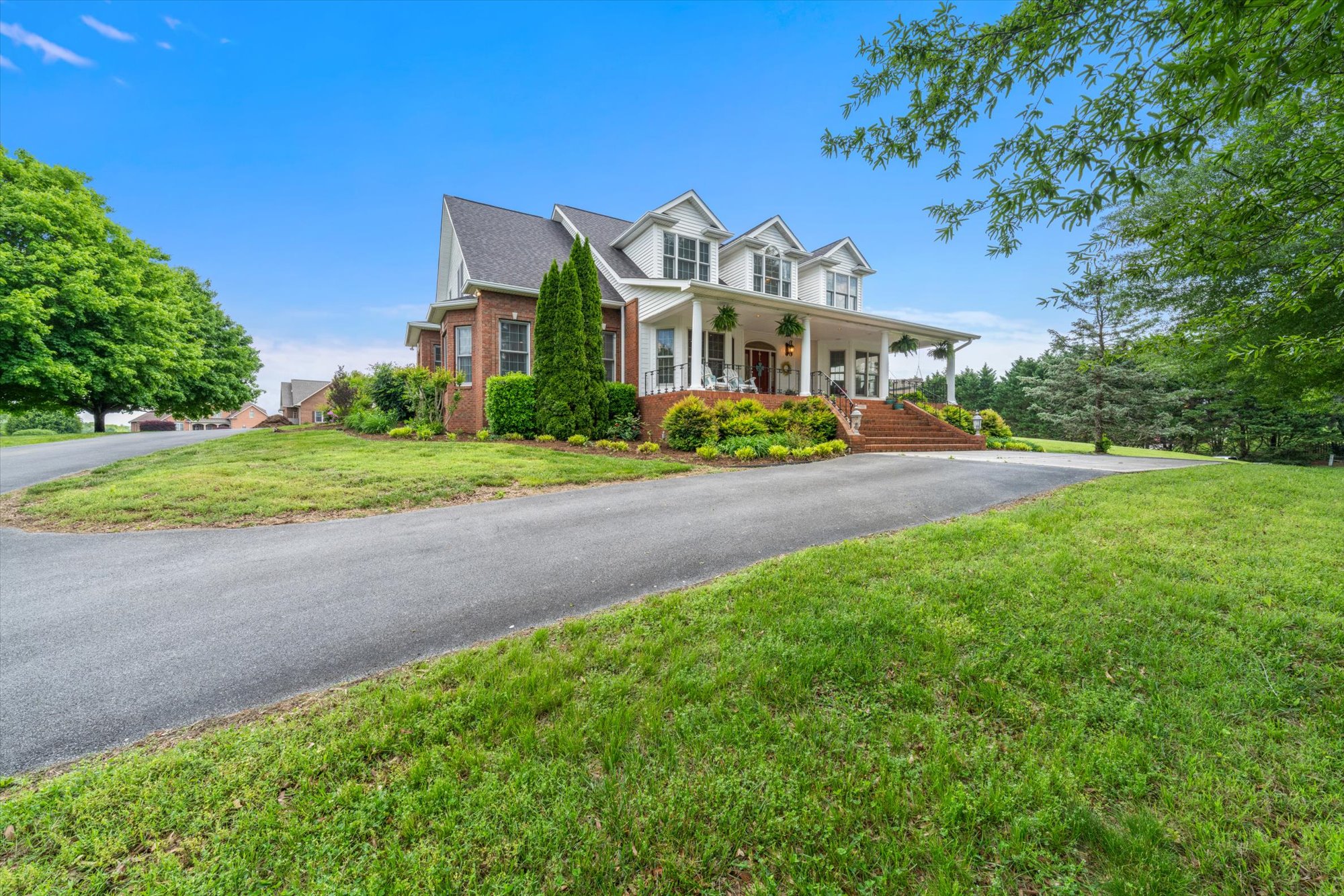 Sevierville, Tennessee, 37876-5201, United States, 3 Bedrooms Bedrooms, ,4 BathroomsBathrooms,Residential,For Sale,1810595