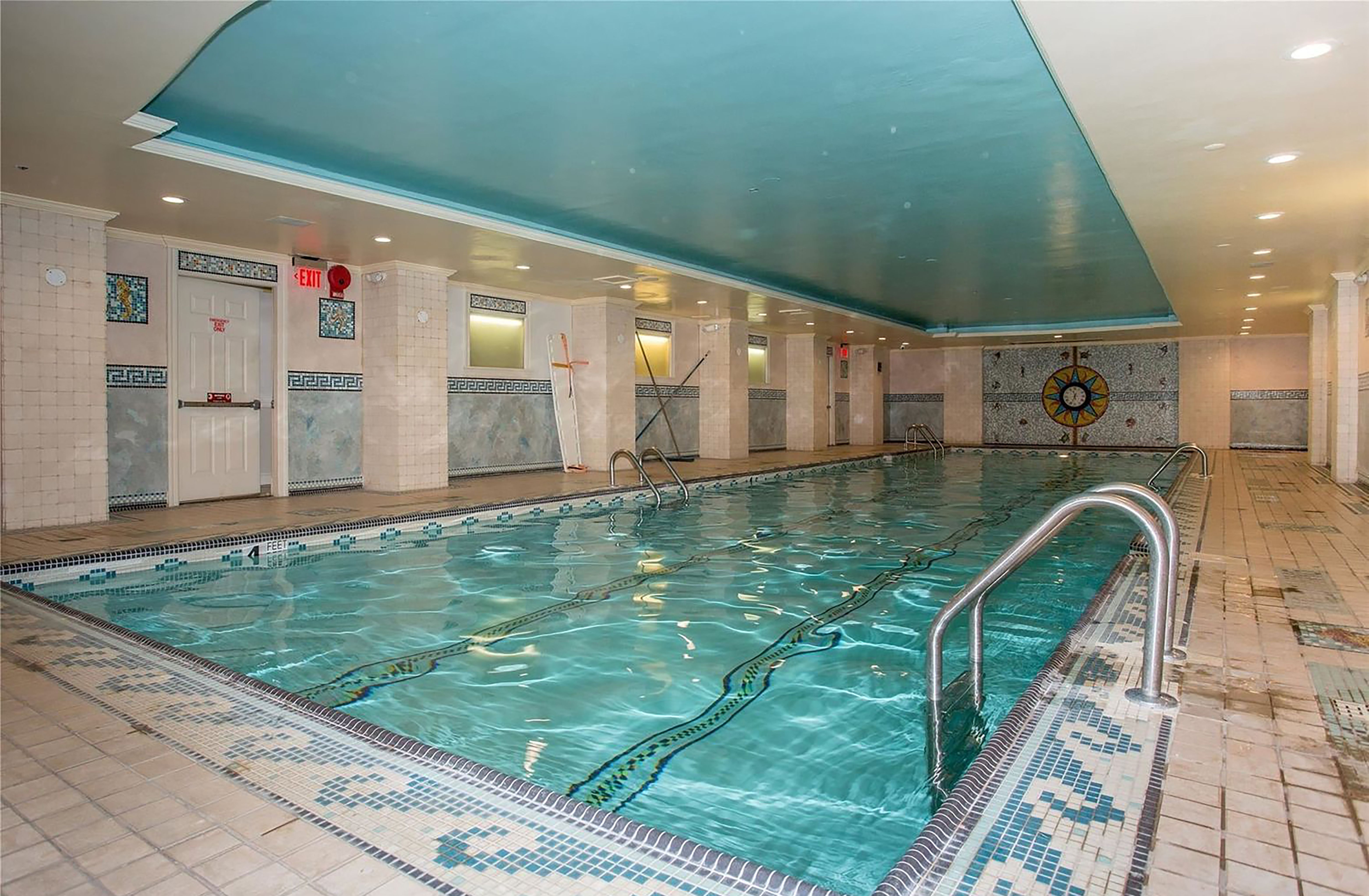  155 Estate Court, Roslyn Heights, NY, 11577 - 物件實景