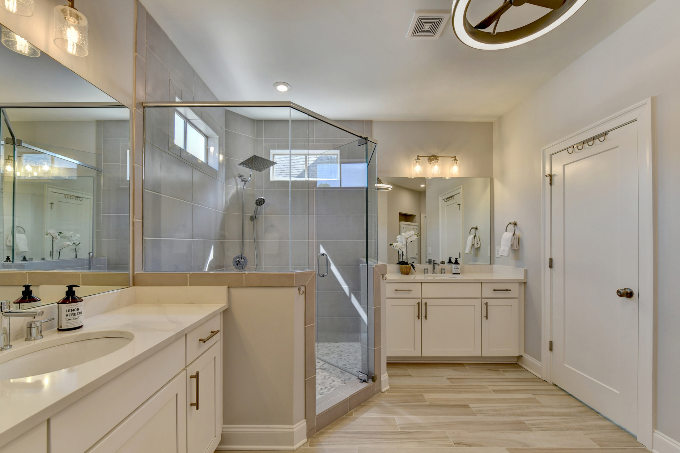  Thoughtfully Designed Milton Home Offers Low-maintenance Living - 物件實景