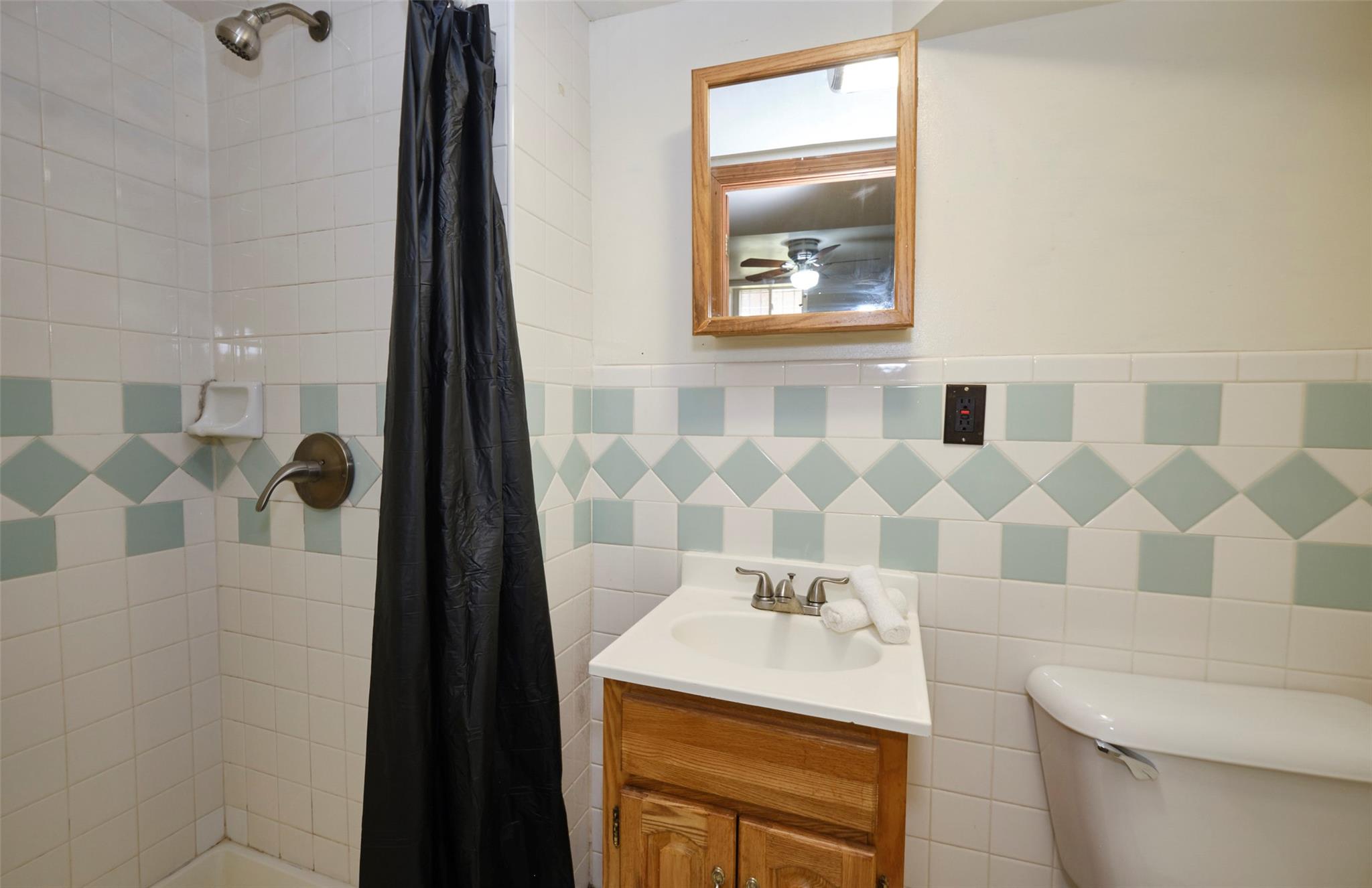 Bronx, New York, 10469, United States, 3 Bedrooms Bedrooms, ,3 BathroomsBathrooms,Residential,For Sale,1907076
