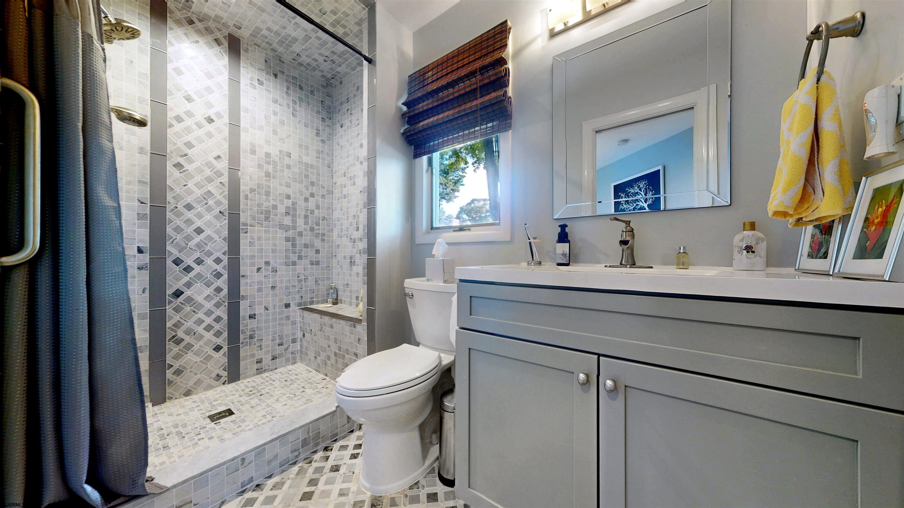 Linwood, New Jersey, 08221, United States, 6 Bedrooms Bedrooms, ,5 BathroomsBathrooms,Residential,For Sale,1975811