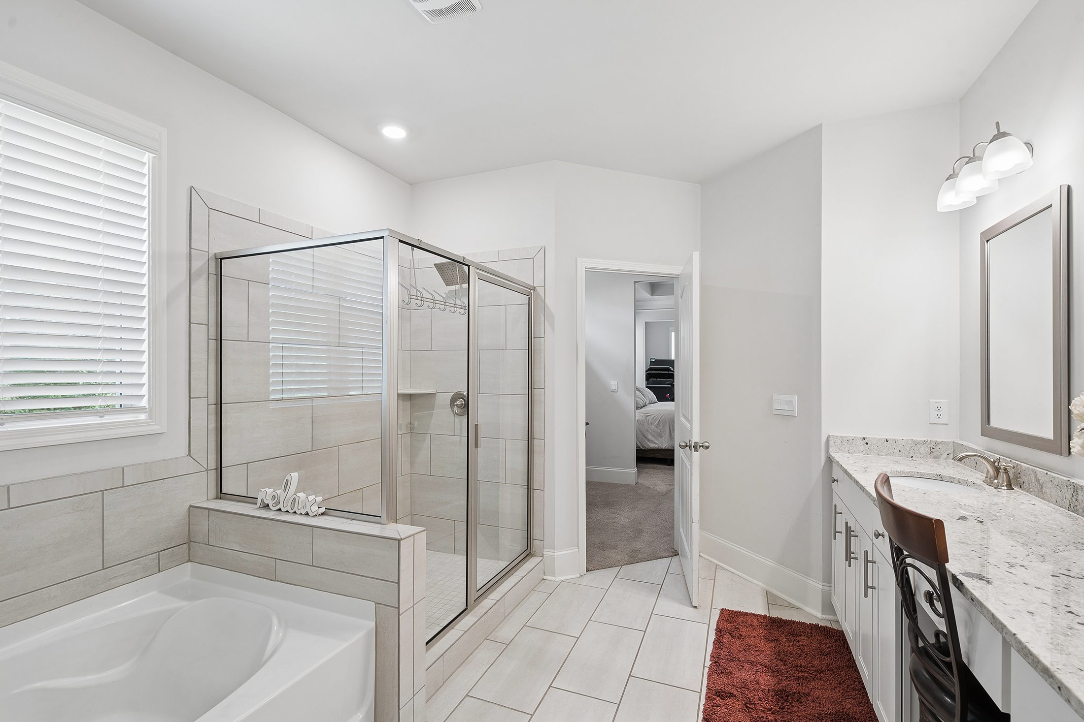  Beautifully Maintained Newer Construction Home on Private Cul-de-sac Lot - 物件實景