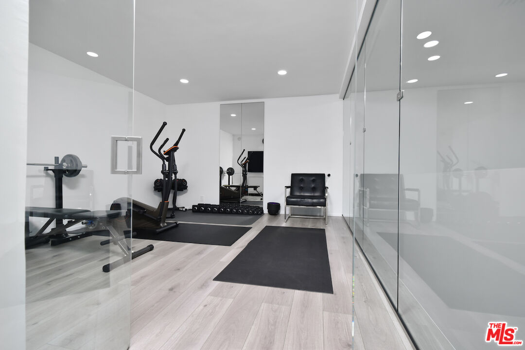 Sherman Oaks, California, 91403, United States, 4 Bedrooms Bedrooms, ,4 BathroomsBathrooms,Residential,For Sale,1794454