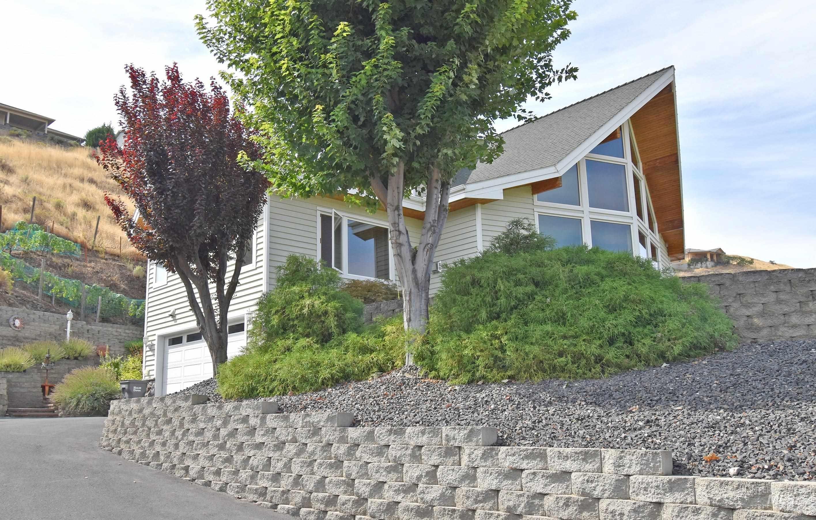 Asotin, Washington, 99402, United States, 3 Bedrooms Bedrooms, ,3 BathroomsBathrooms,Residential,For Sale,1942718