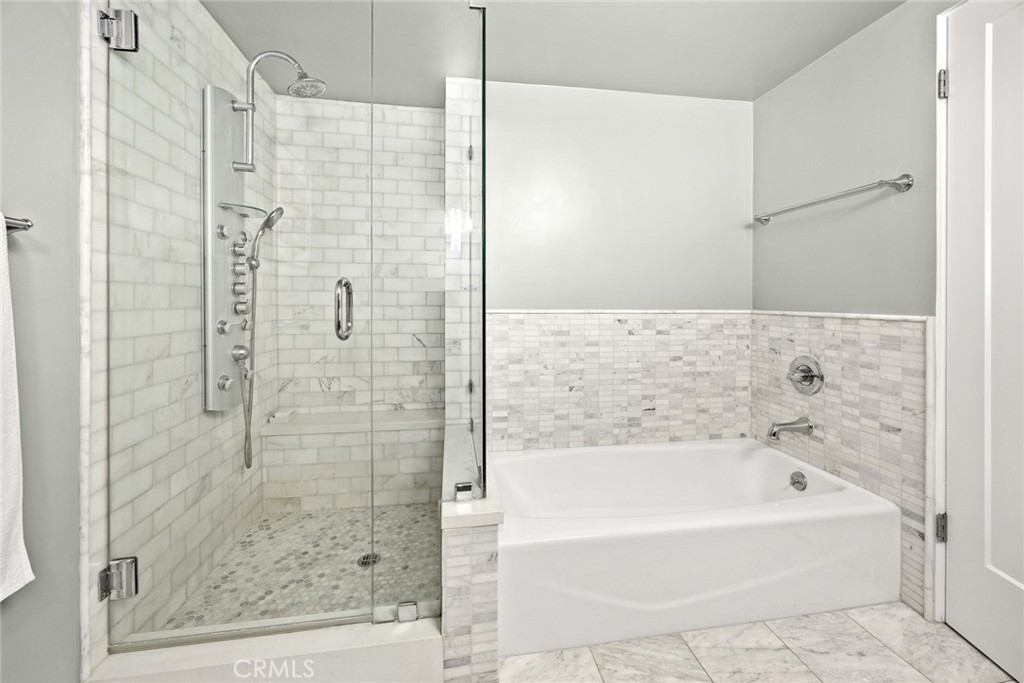 Pasadena, California, 91105, United States, 2 Bedrooms Bedrooms, ,1 BathroomBathrooms,Residential,For Sale,1941696