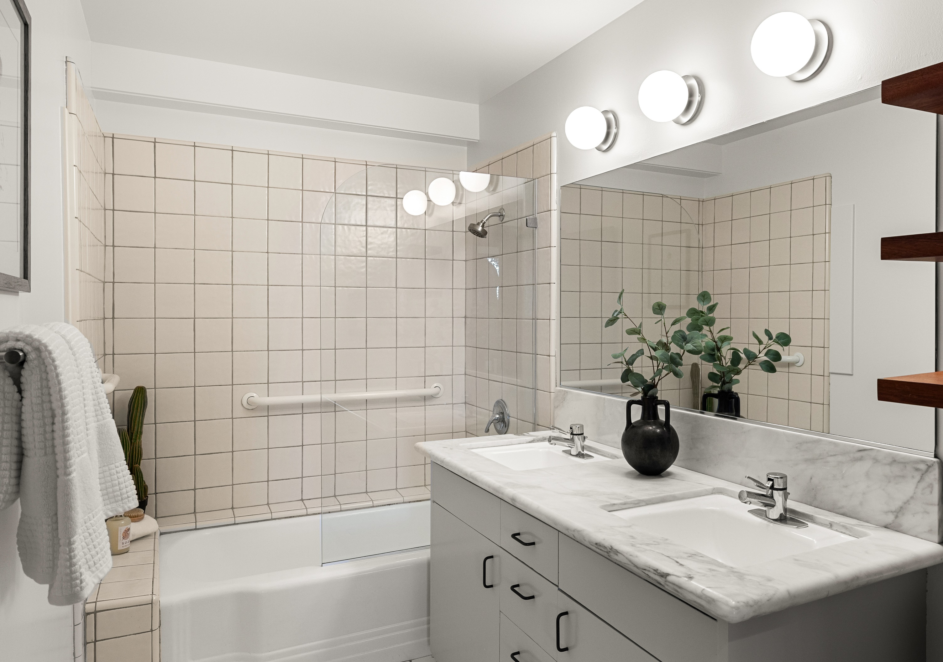  An Architectural Home Framed By Light And Views - 物件實景