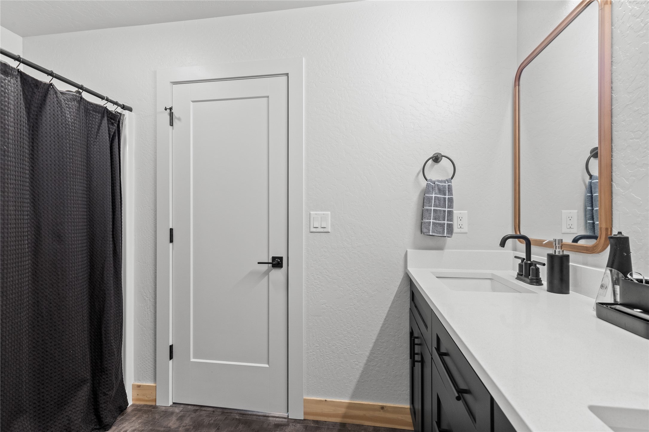 Kalispell, Montana, 59901, United States, 3 Bedrooms Bedrooms, ,2 BathroomsBathrooms,Residential,For Sale,1999069