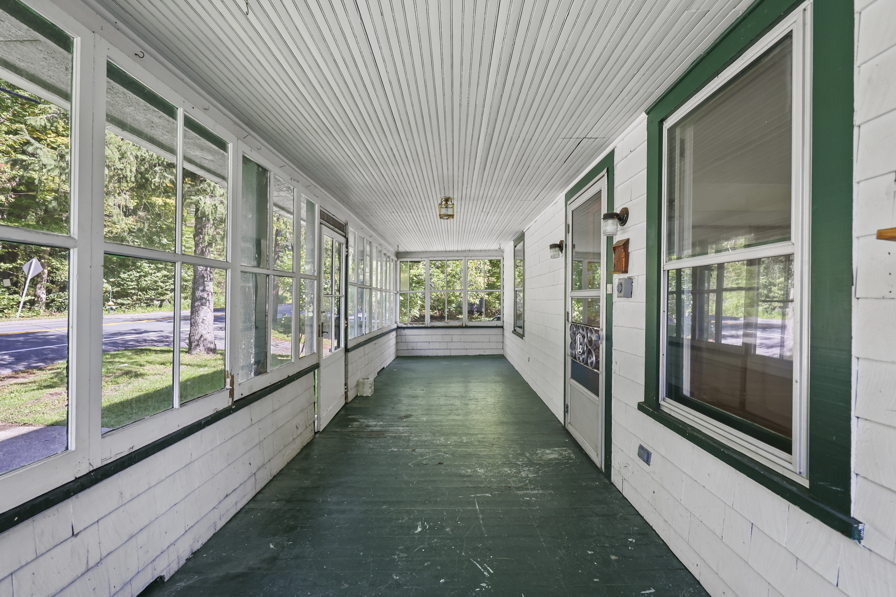  CHARMING STOCKBRIDGE 4-BED HOME AWAITS YOUR VISION - 物件實景