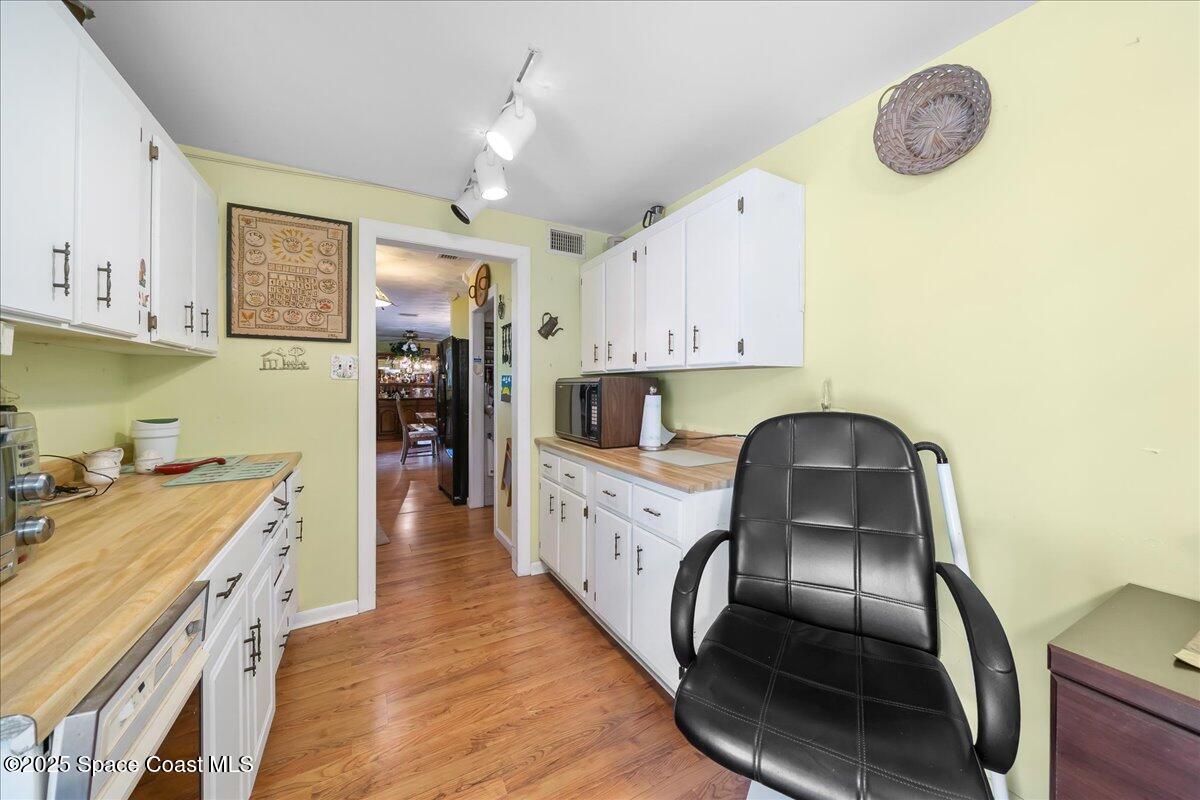 Sebastian, Florida, 32958, United States, 5 Bedrooms Bedrooms, ,3 BathroomsBathrooms,Residential,For Sale,1866645