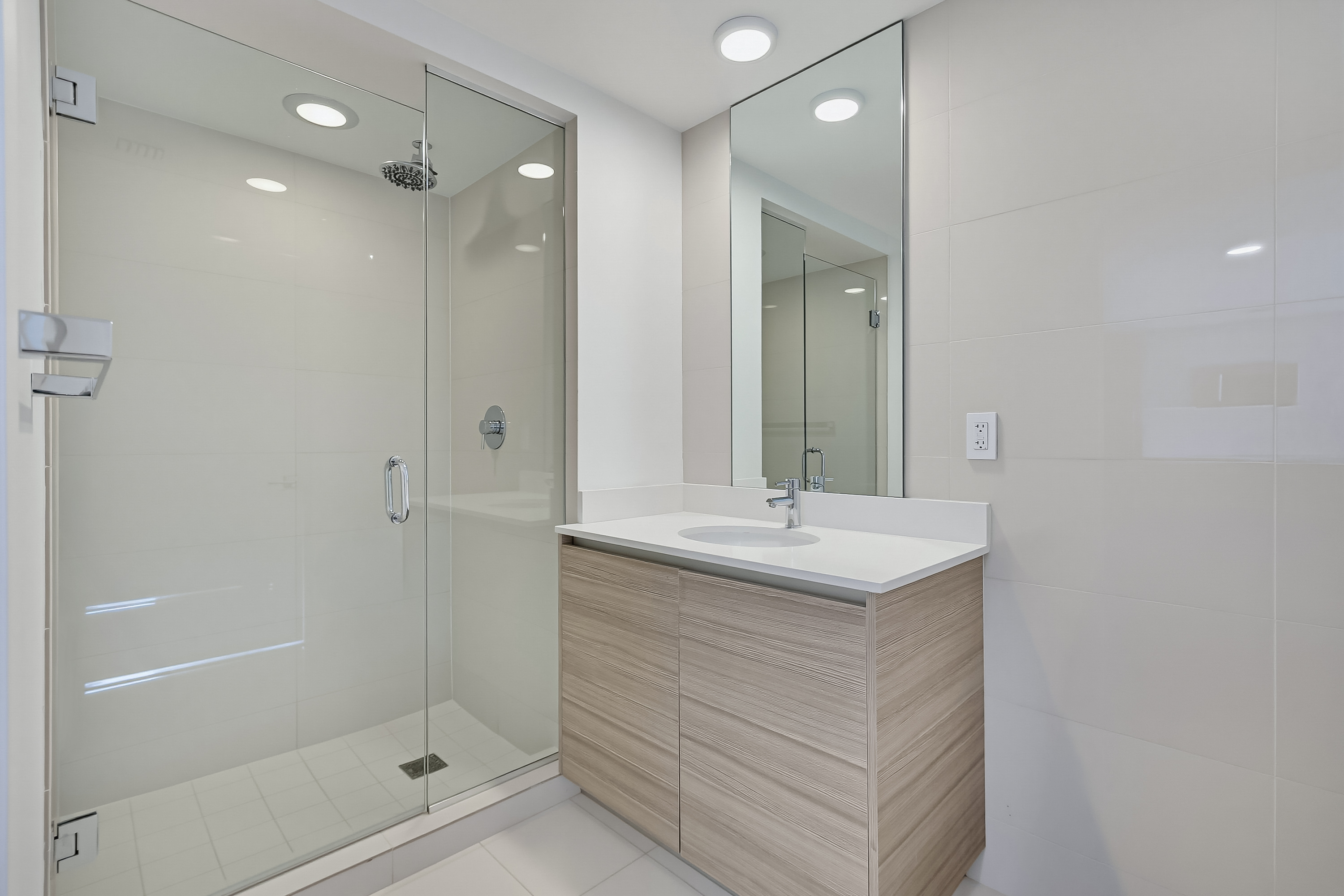  121 NE 34th St, Miami, FL, 33137 - 物件實景