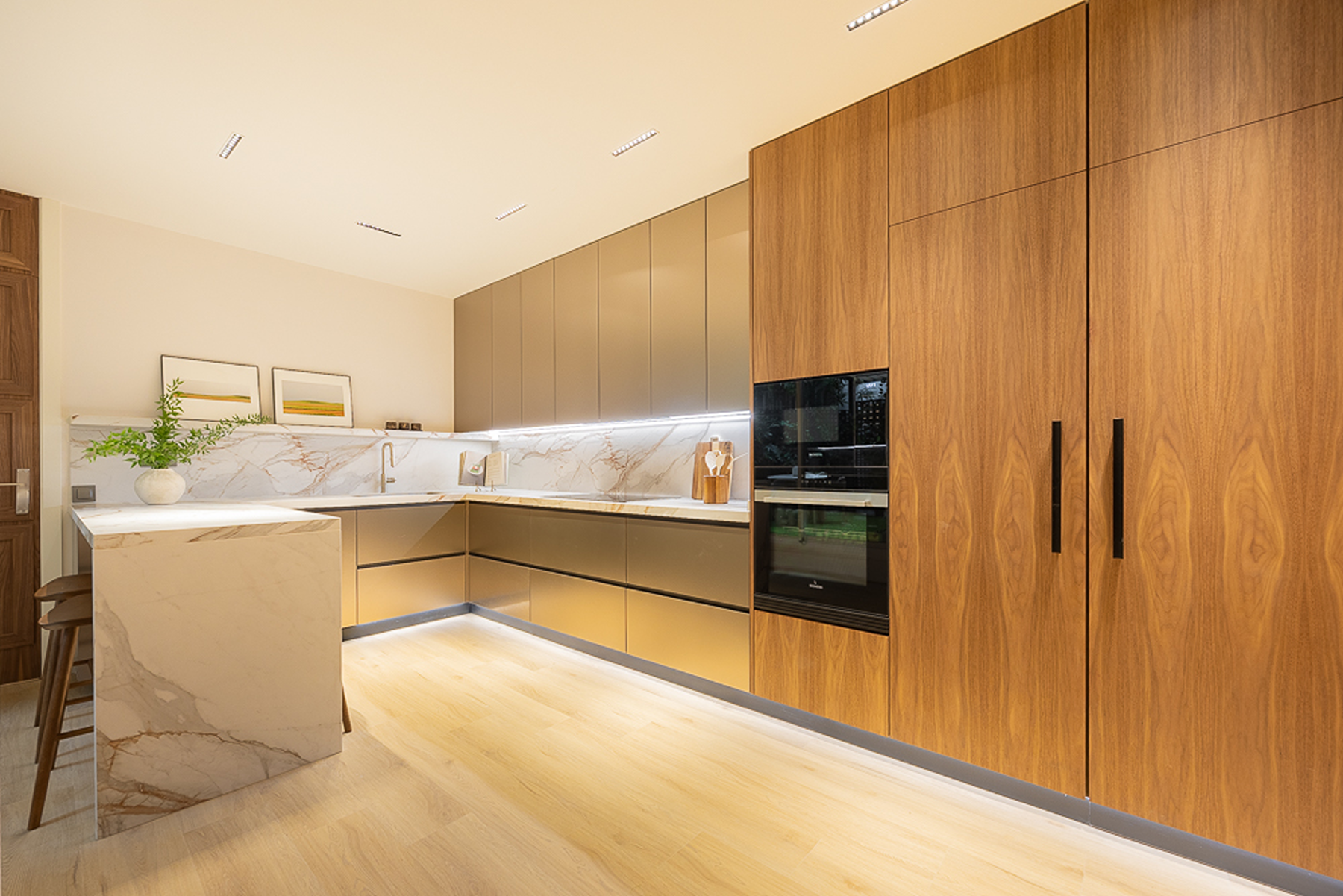  Fantastic 4-bedroom home with a private patio, in the Salamanca neighborhood. - 物件實景