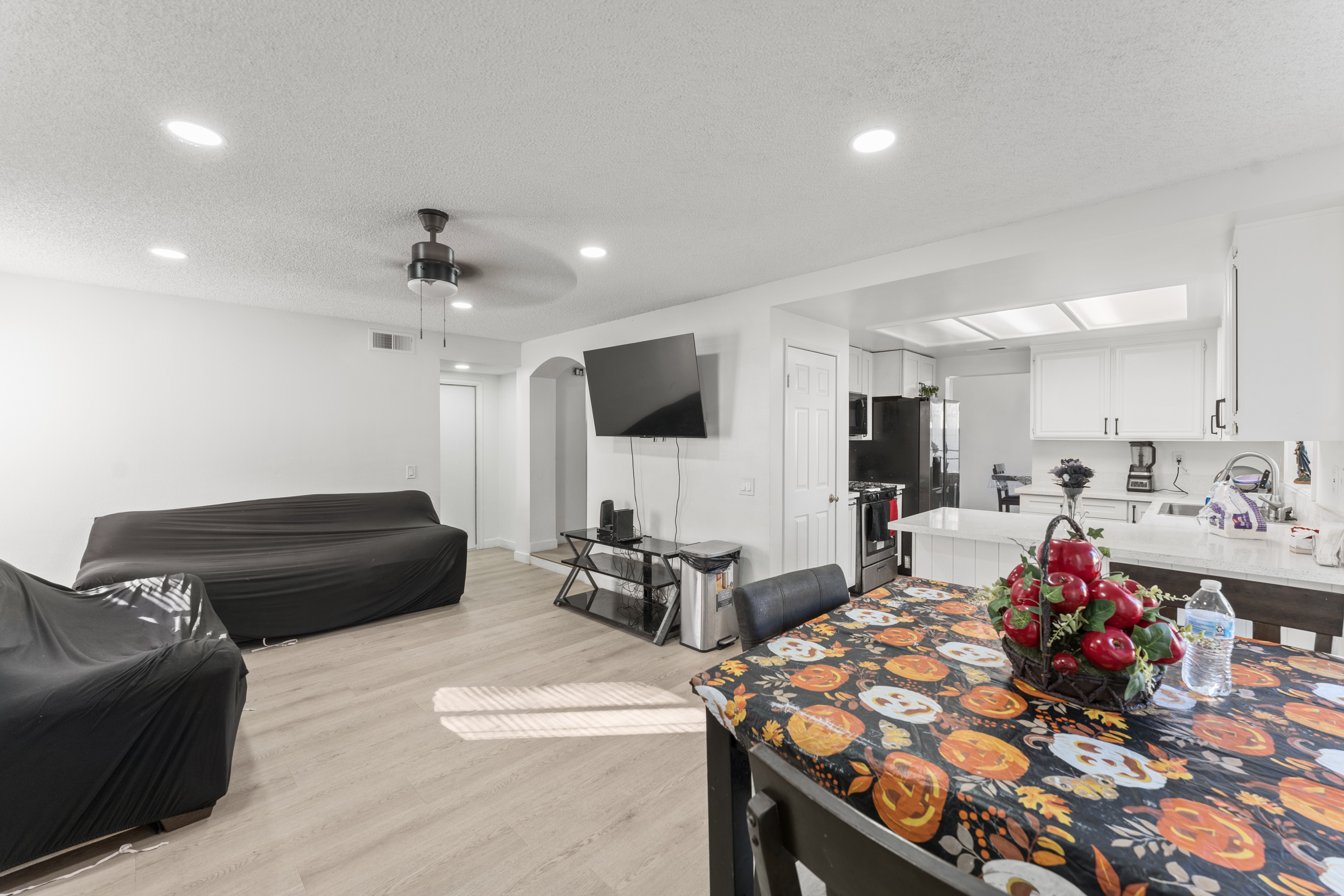 Moreno Valley, California, 92557, United States, 4 Bedrooms Bedrooms, ,4 BathroomsBathrooms,Residential,For Sale,1978053