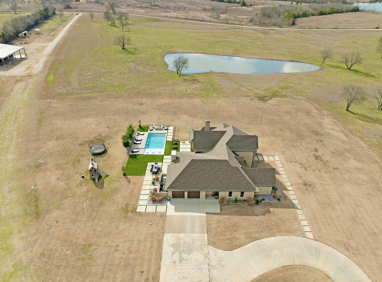 Paris, Texas, 75462, United States, 4 Bedrooms Bedrooms, ,5 BathroomsBathrooms,Residential,For Sale,1980536