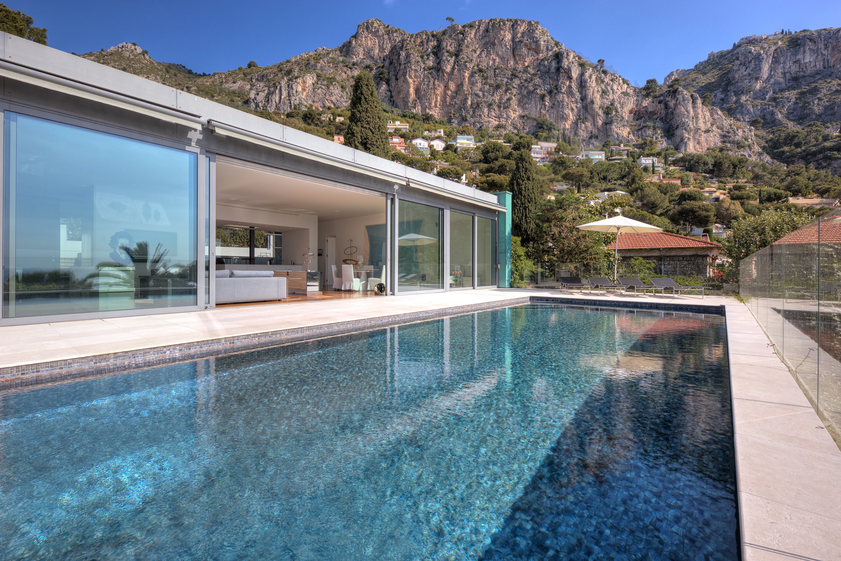  Architect-designed contemporary villa with panoramic sea views in Èze-sur-Mer - 物件實景