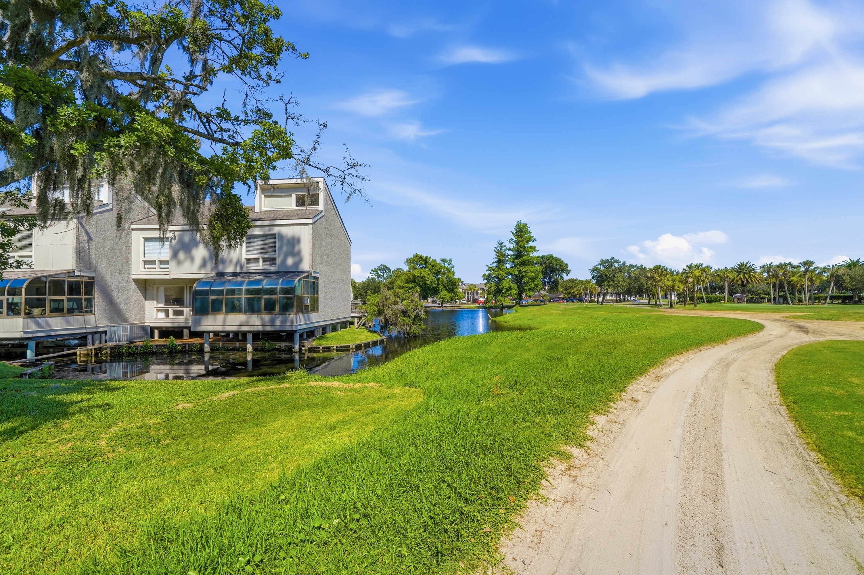  404 Fairway Villas - 物件實景