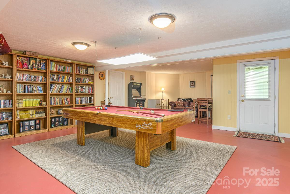 Hendersonville, North Carolina, 28739, United States, 3 Bedrooms Bedrooms, ,2 BathroomsBathrooms,Residential,For Sale,1974485