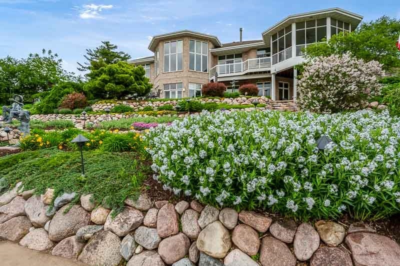 Machesney Park, Illinois, 61115, United States, 4 Bedrooms Bedrooms, ,5 BathroomsBathrooms,Residential,For Sale,2049063