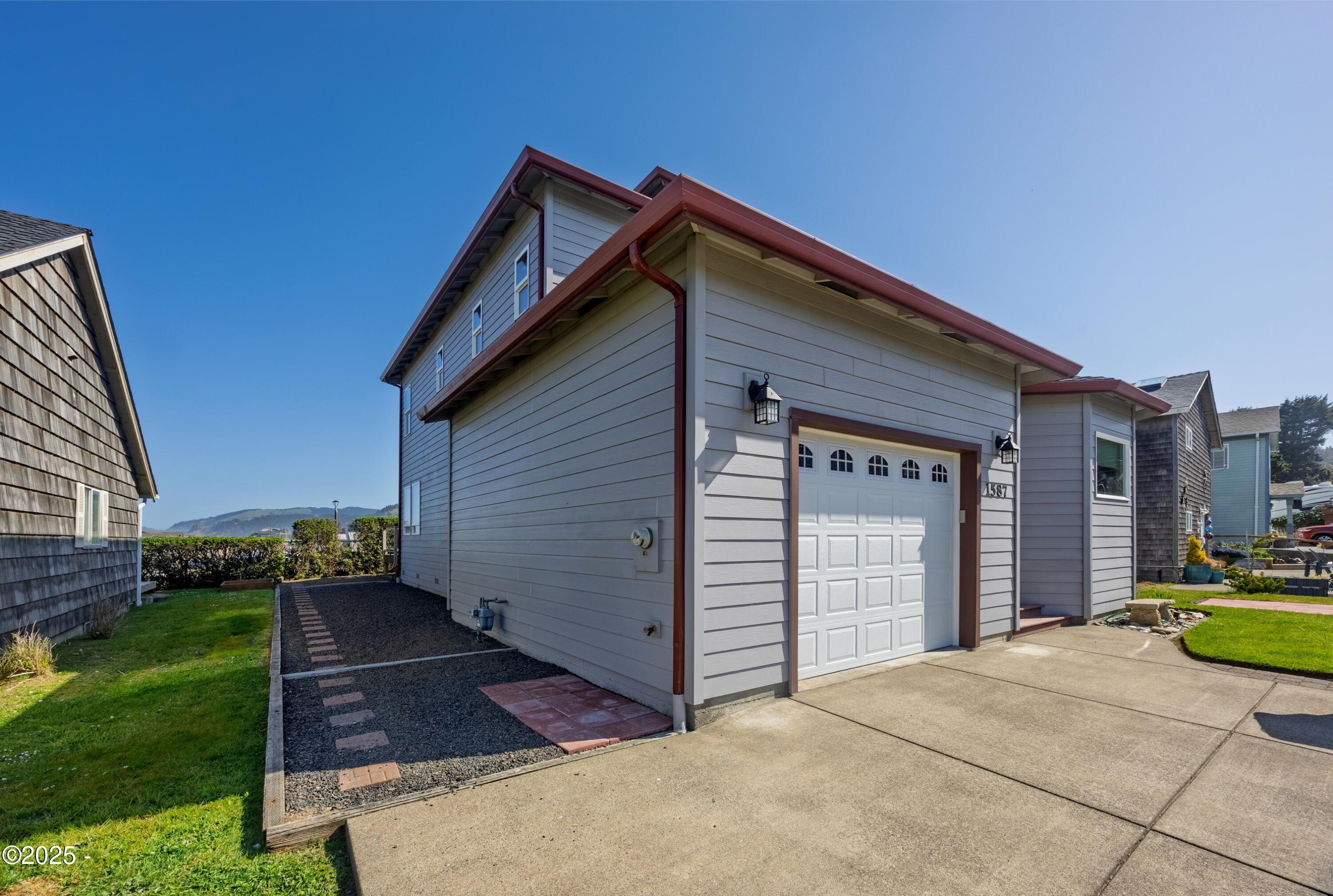Lincoln City, Oregon, 97367, United States, 4 Bedrooms Bedrooms, ,Residential,For Sale,1793878