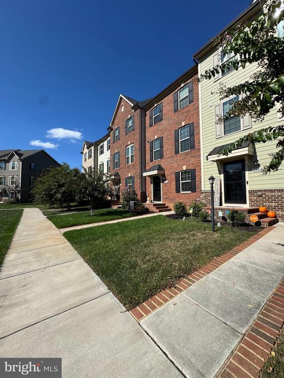 Dumfries, Virginia, 22026, United States, 4 Bedrooms Bedrooms, ,5 BathroomsBathrooms,Residential,For Sale,1958431