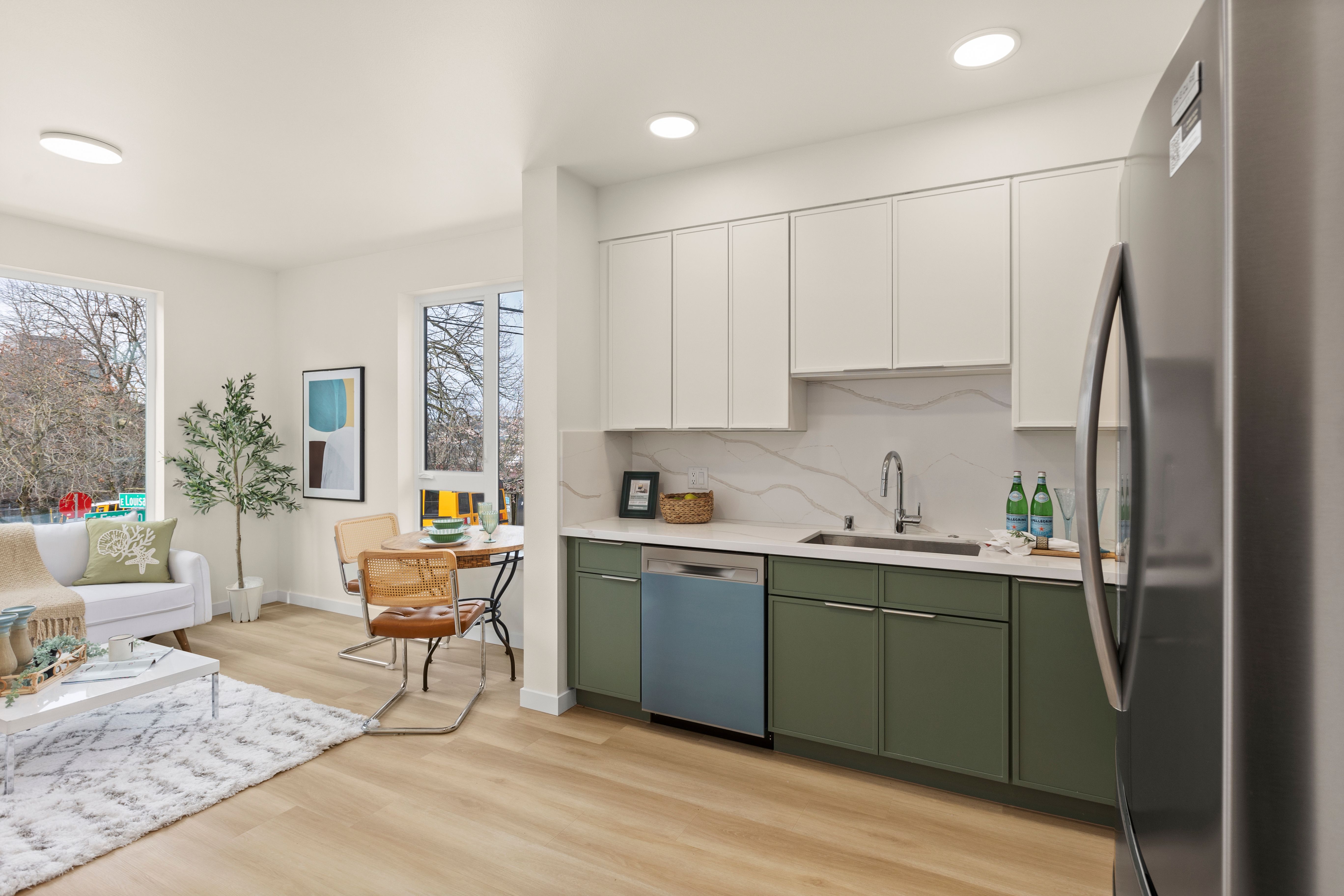  2374 Franklin Ave E, Seattle, WA 98102 - 物件實景