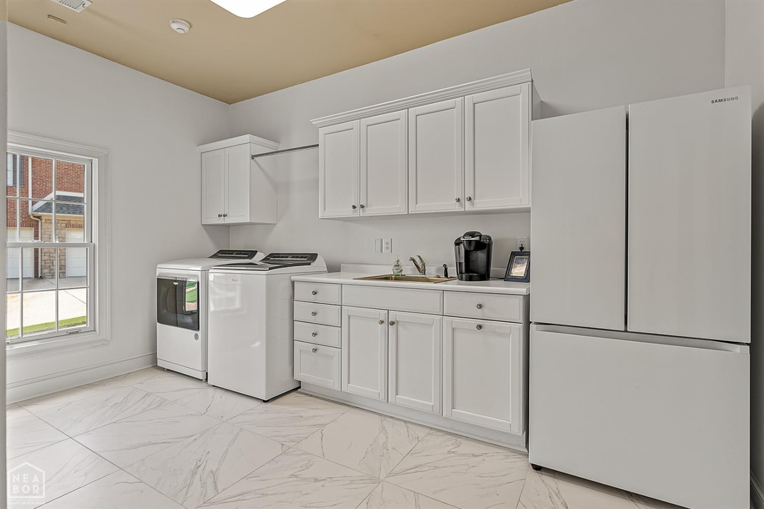 Jonesboro, Arkansas, 72404, United States, 4 Bedrooms Bedrooms, ,5 BathroomsBathrooms,Residential,For Sale,1983178