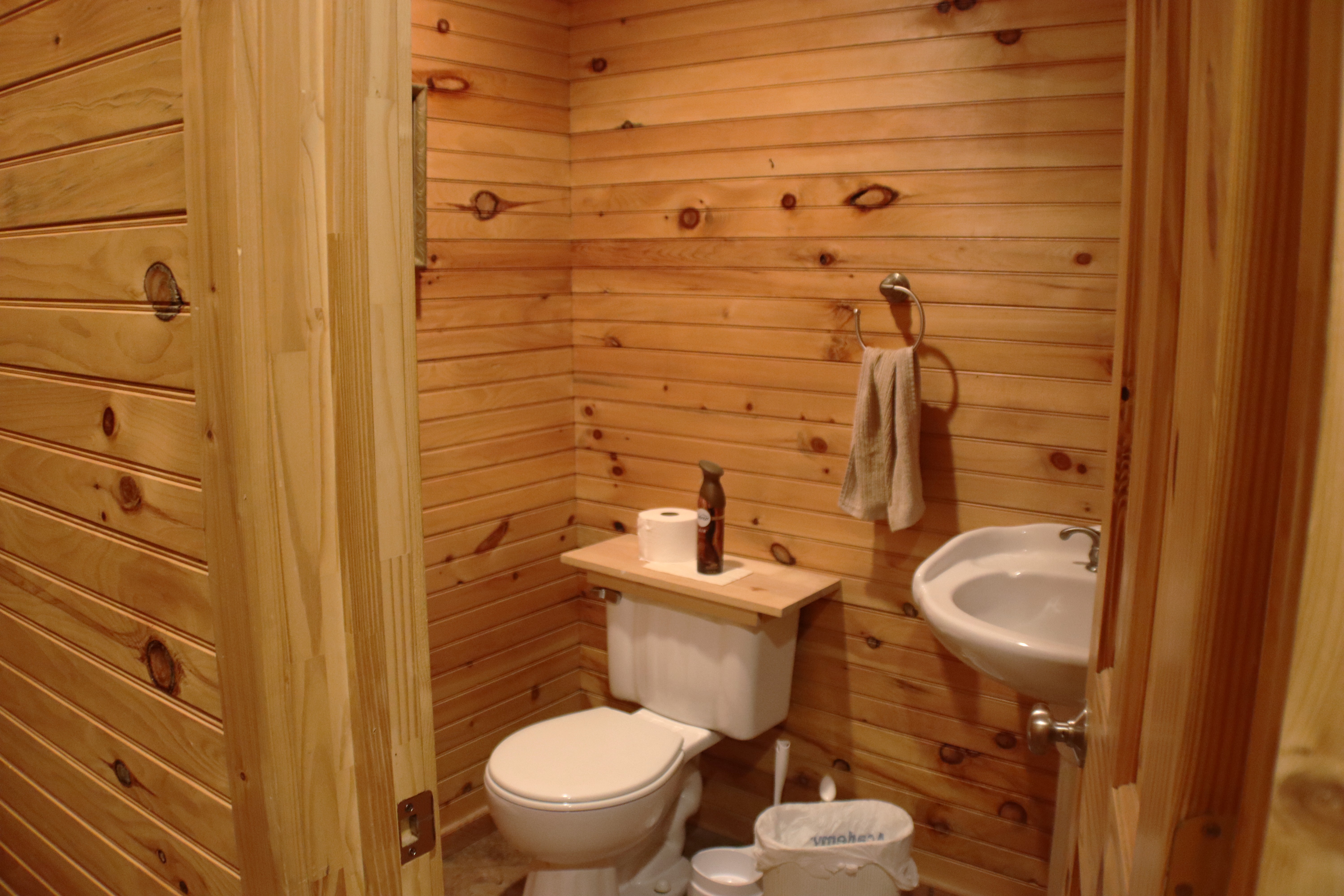 Quinlan, Texas, 75474, United States, 5 Bedrooms Bedrooms, ,4 BathroomsBathrooms,Residential,For Sale,1978468