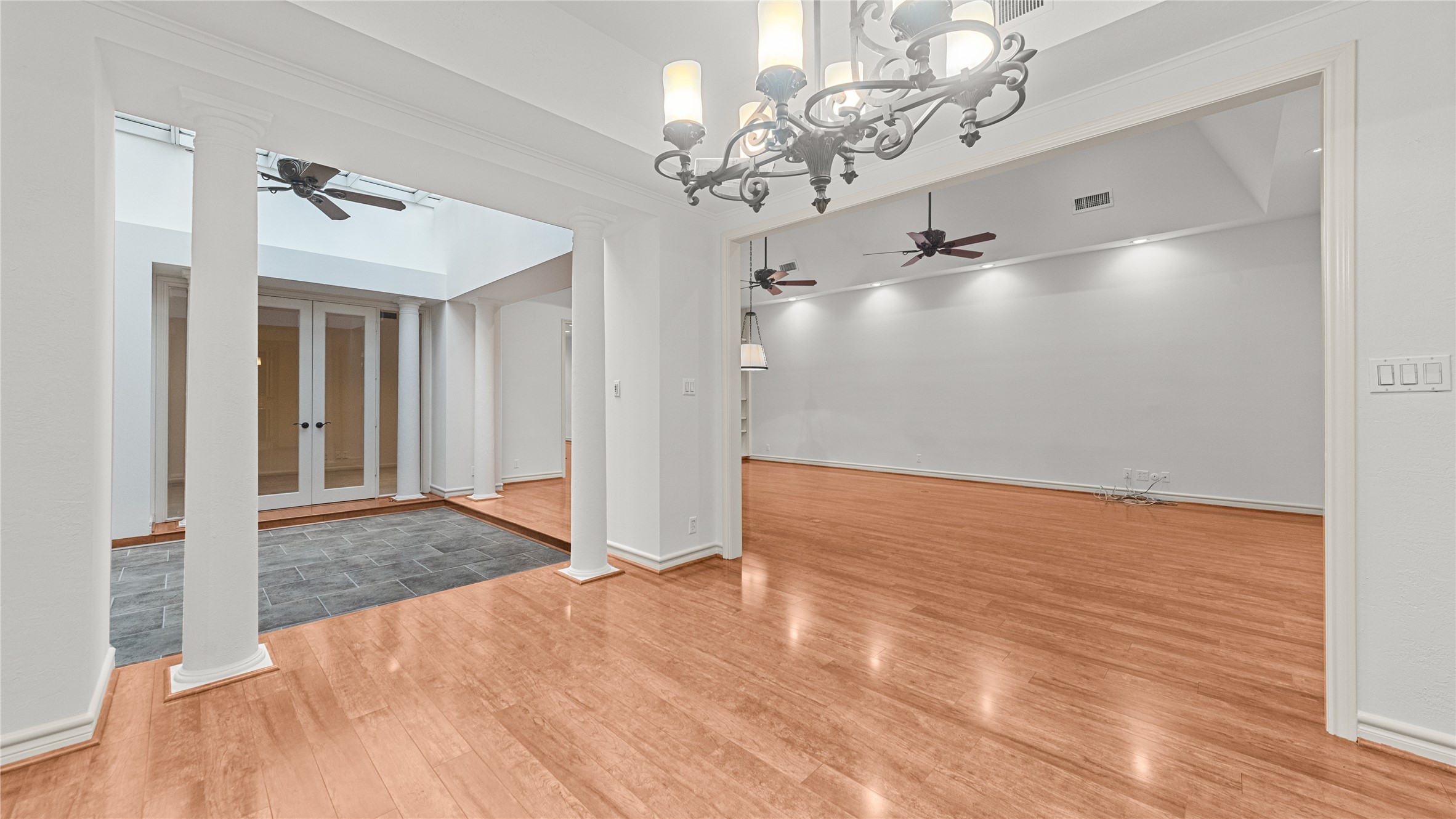 Houston, Texas, 77056, United States, 3 Bedrooms Bedrooms, ,5 BathroomsBathrooms,Residential,For Sale,1911069