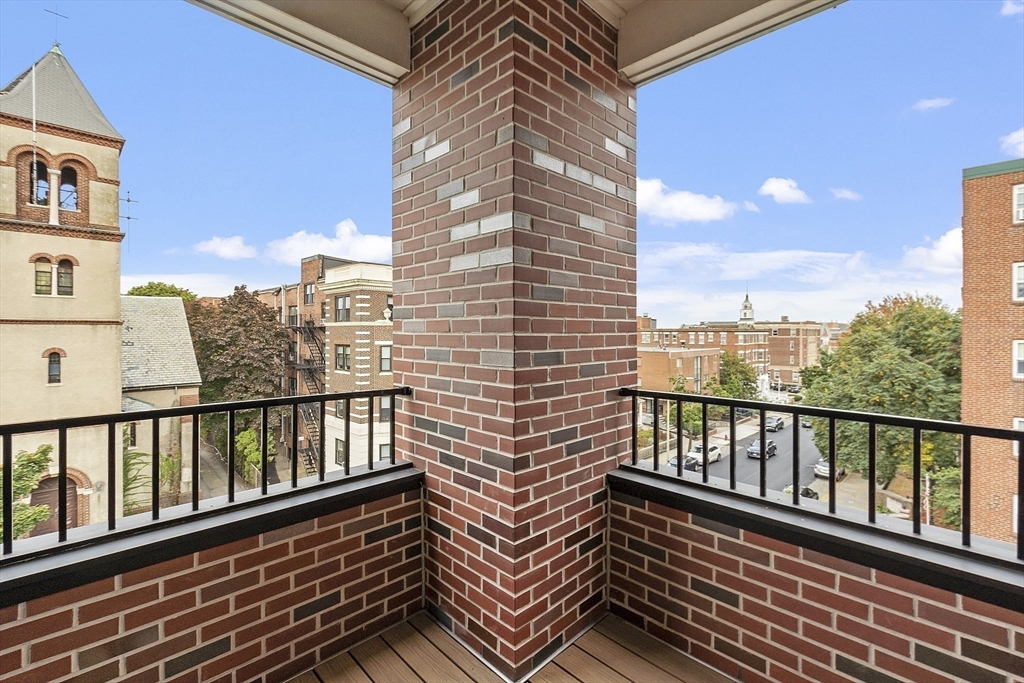 Somerville, Massachusetts, 02143, United States, 2 Bedrooms Bedrooms, ,2 BathroomsBathrooms,Residential,For Sale,1737786