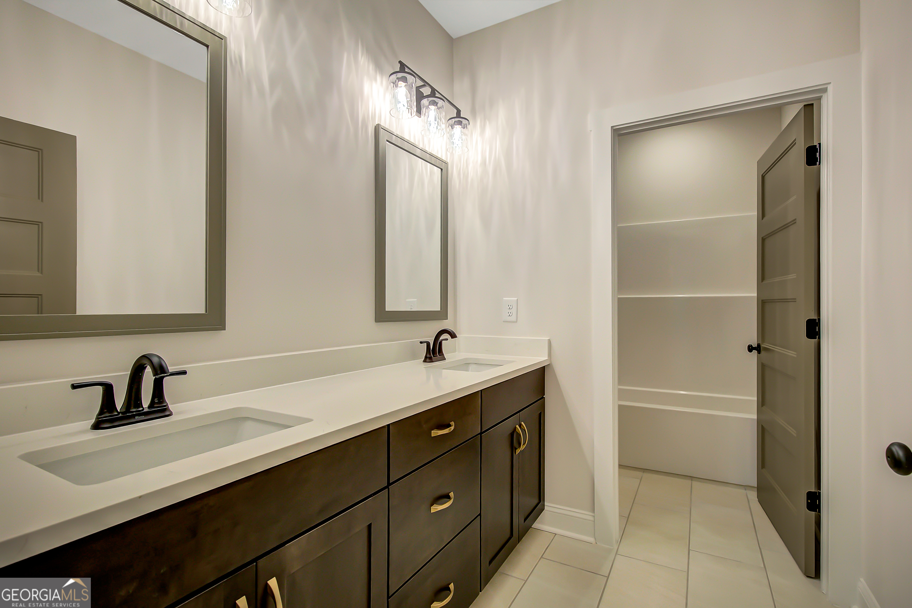 Senoia, Georgia, 30276, United States, 5 Bedrooms Bedrooms, ,4 BathroomsBathrooms,Residential,For Sale,1901806