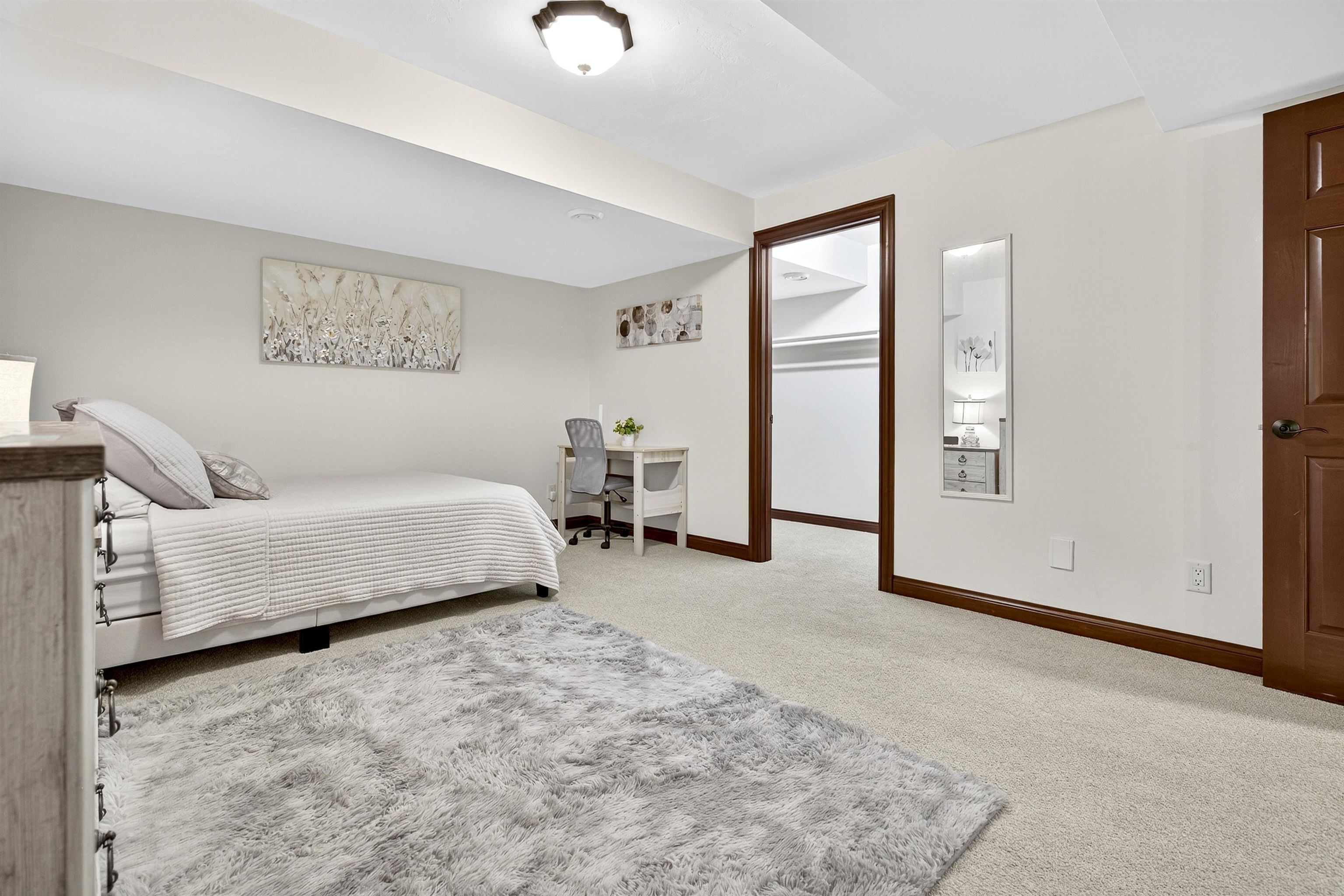 NEENAH, Wisconsin, 54956, United States, 5 Bedrooms Bedrooms, ,6 BathroomsBathrooms,Residential,For Sale,1992991