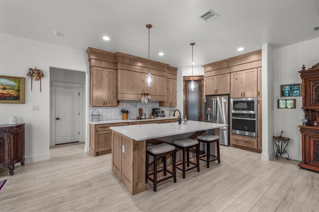 Springtown, Texas, 76082, United States, 3 Bedrooms Bedrooms, ,2 BathroomsBathrooms,Residential,For Sale,1943029
