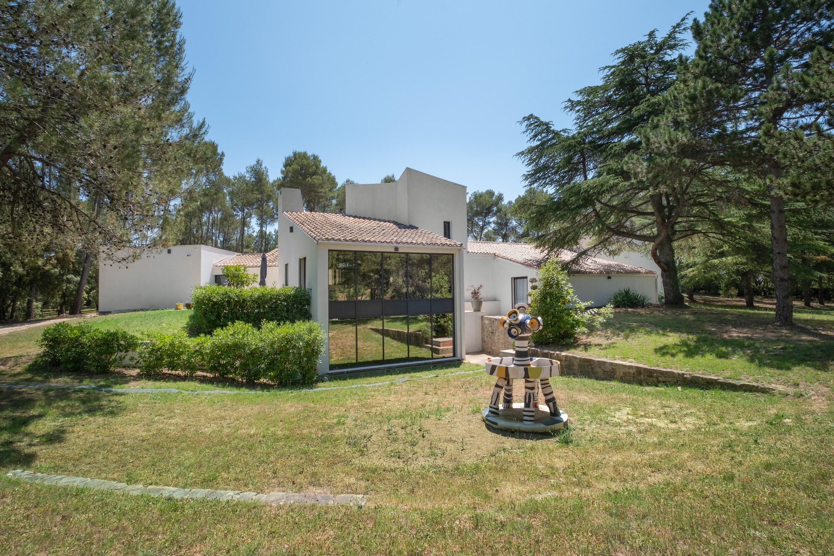  Exceptional property with designer villa, 13,000 m² grounds and rare features - 物件實景