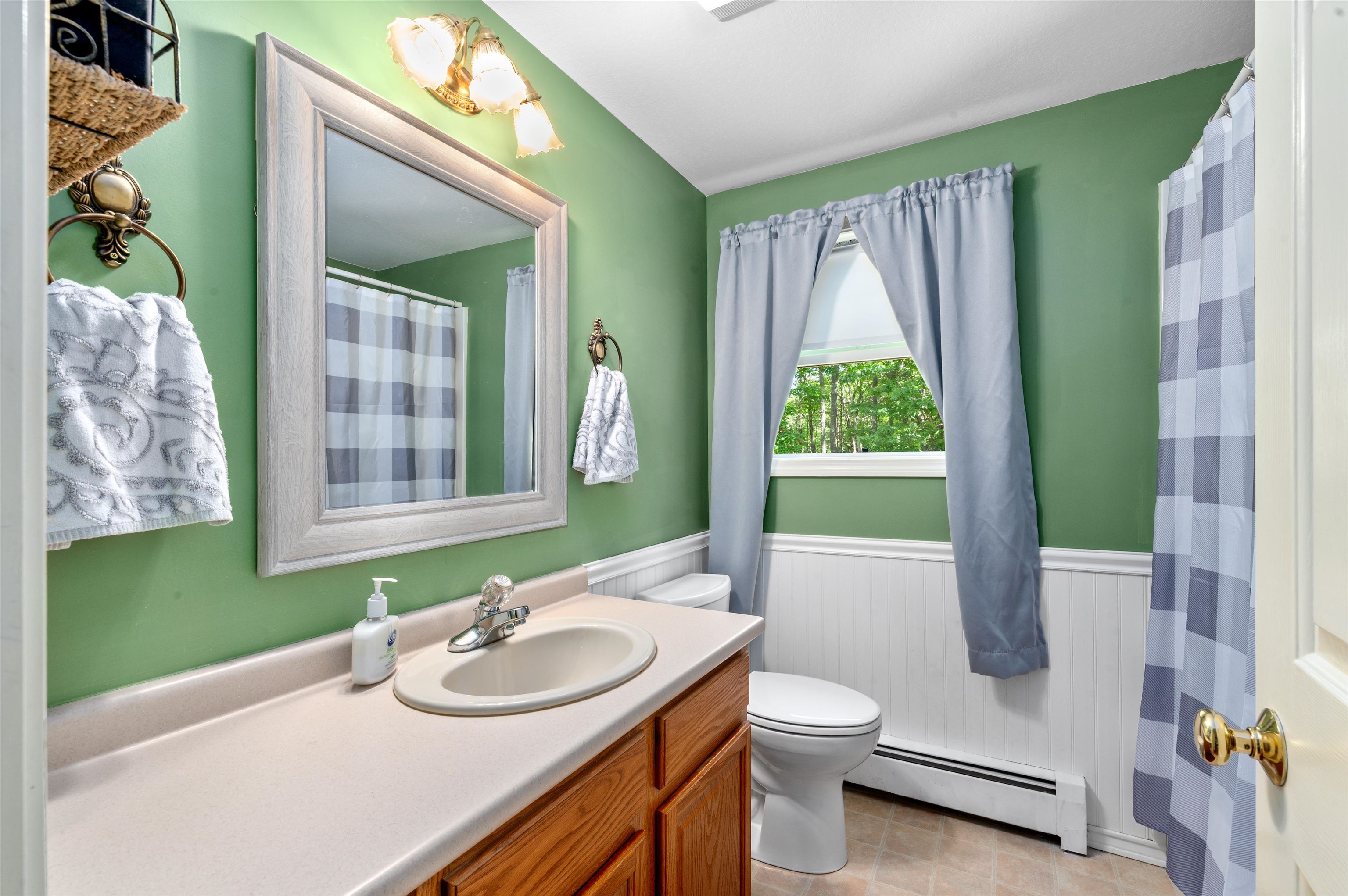 Conway, New Hampshire, 03813-0784, United States, 4 Bedrooms Bedrooms, ,3 BathroomsBathrooms,Residential,For Sale,1849038