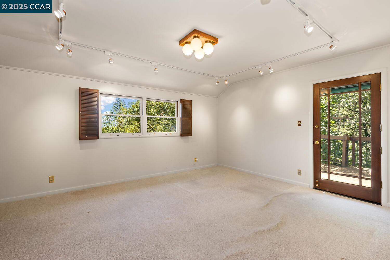 Orinda, California, 94563, United States, 6 Bedrooms Bedrooms, ,4 BathroomsBathrooms,Residential,For Sale,1838160
