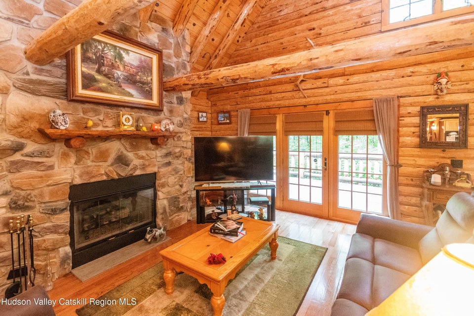 New Paltz, New York, 12561, United States, 3 Bedrooms Bedrooms, ,3 BathroomsBathrooms,Residential,For Sale,1873617