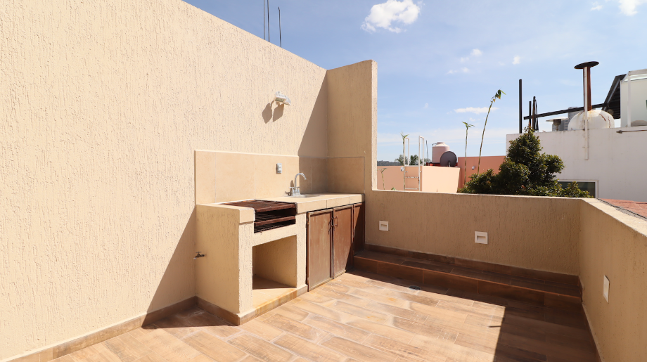 Morelia, Michoacán de Ocampo, 58350, Mexico, 3 Bedrooms Bedrooms, ,2 BathroomsBathrooms,Residential,For Sale,1994490